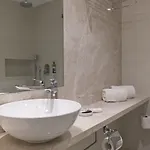מלון Sunrise Gardens