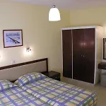 Sunrise Gardens מלון פרוטאראס